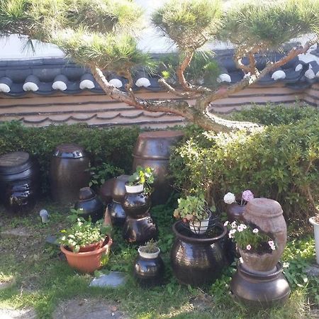 Yeonwoodang Guesthouse Jeonju Exterior foto